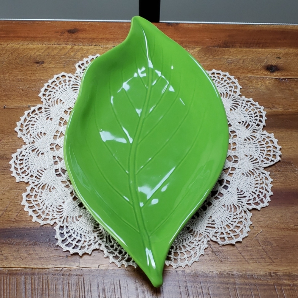 🌿Ceramic Green Leaf Serving Platter